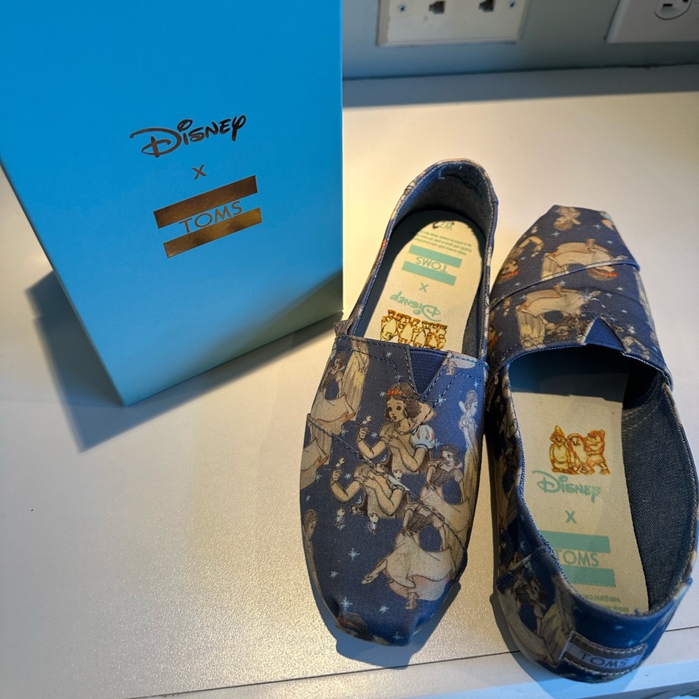 Disney x TOMS Snow White Slip-On Shoes